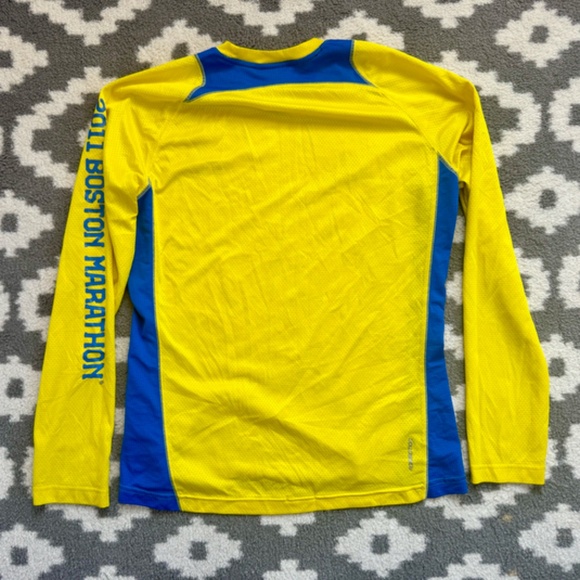 2011 Boston Marathon Shirt - Picture 2 of 2